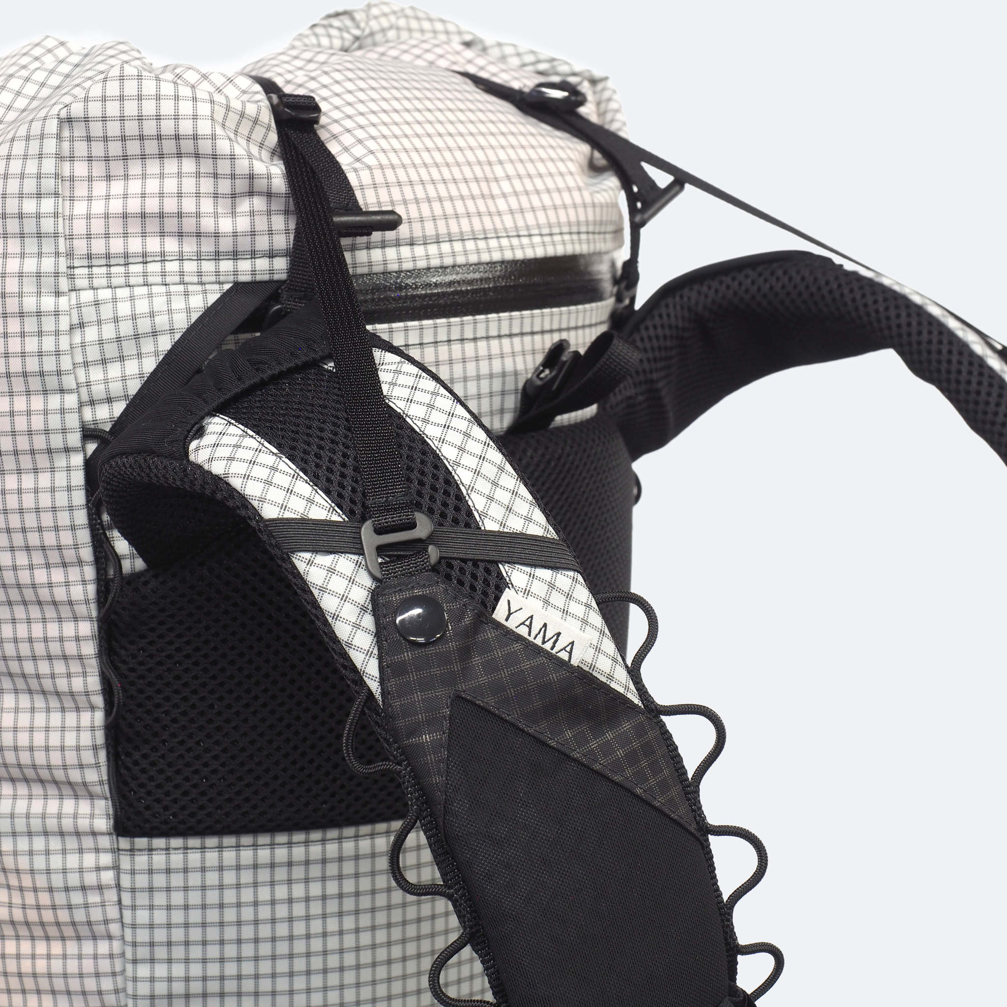 Detail-UpperStrap-Silver_4100x